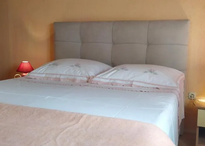 Dajana 4+2 * Čižići